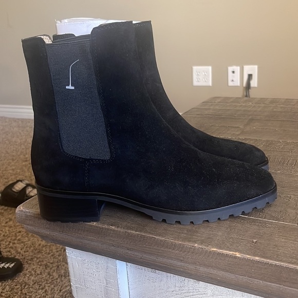 Ann Taylor Suede Flat Chelsea Booties - Picture 4 of 9